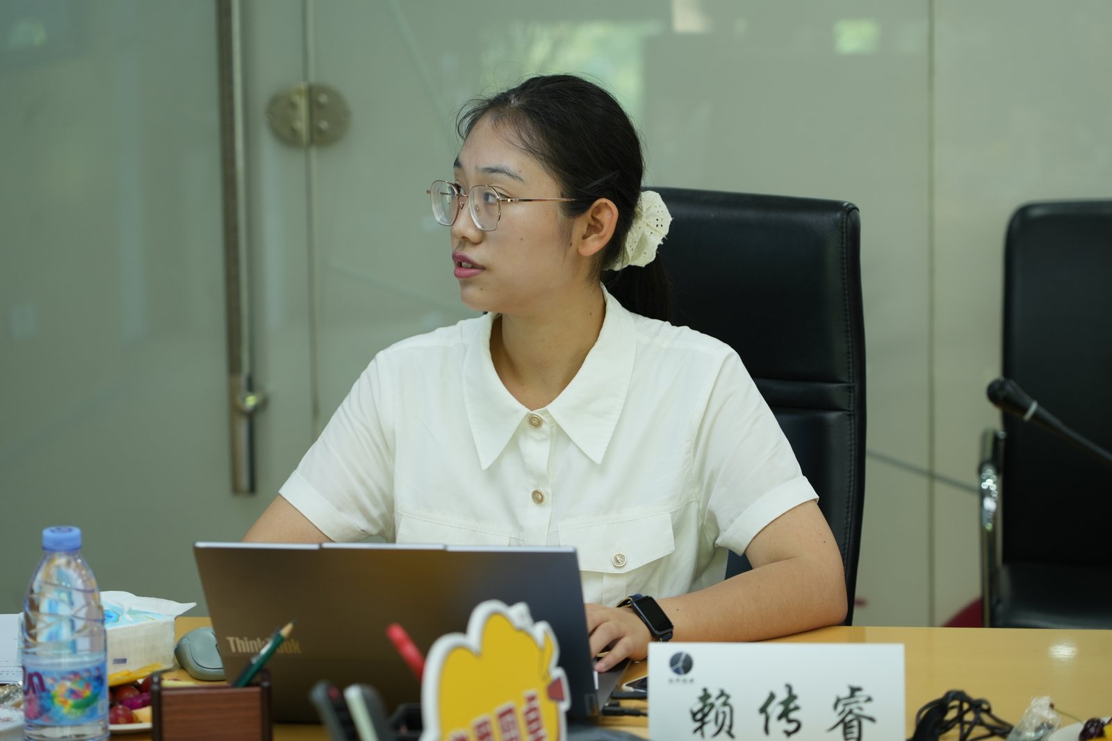 赖传睿主持临界圆桌活动